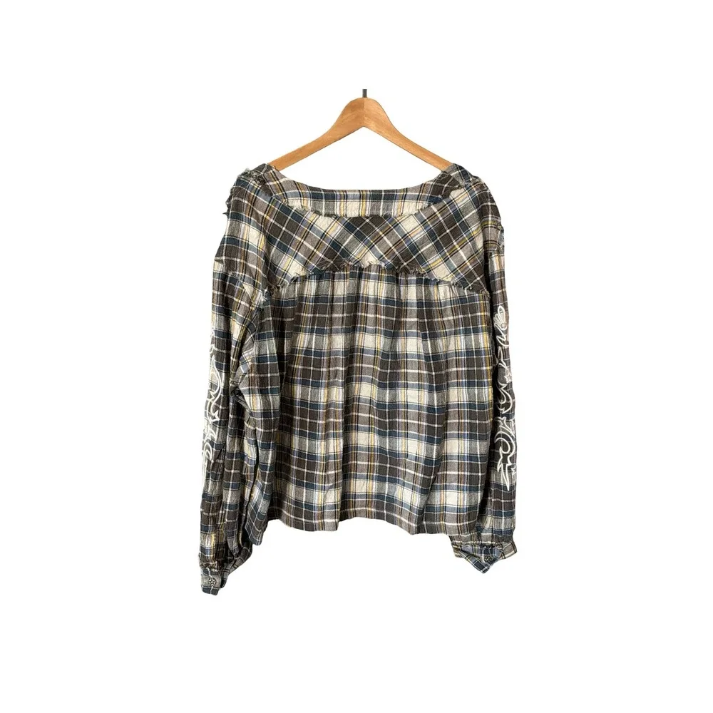 POL Womens Large Plaid Embroidered Sleeve Star Button Cropped Shirt FWT388 - Picture 6 of 7